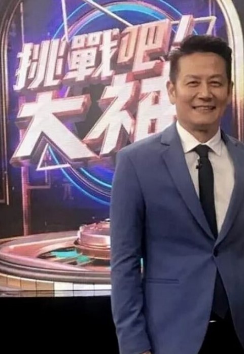 清纯反差小骚货在厨房撅着屁股勾引两个哥哥玩3p - 痴汉国语